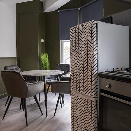 5C- Stylish Urban Retreat - Spacious 2 Bed Flat Londen Buitenkant foto