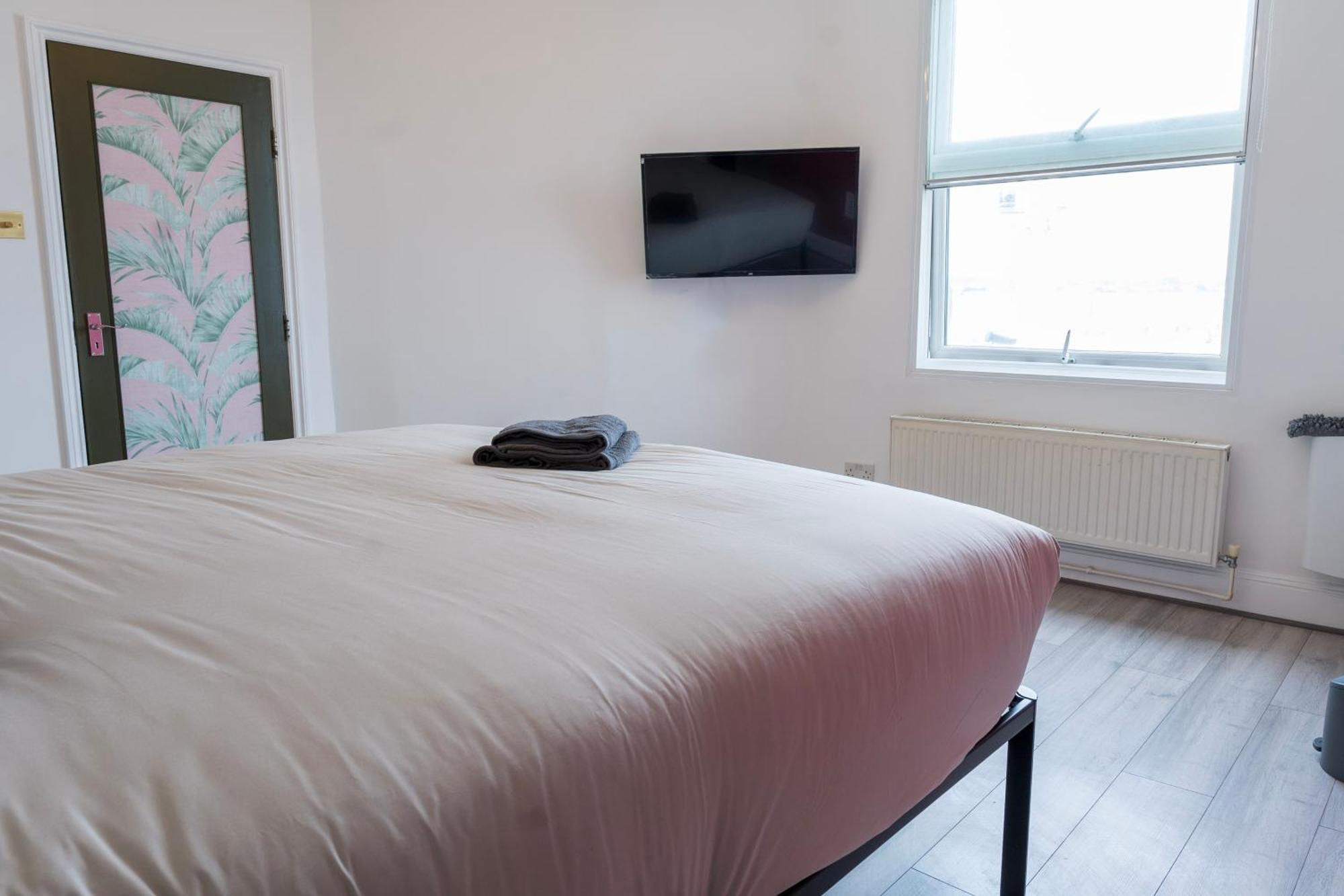 5C- Stylish Urban Retreat - Spacious 2 Bed Flat Londen Buitenkant foto