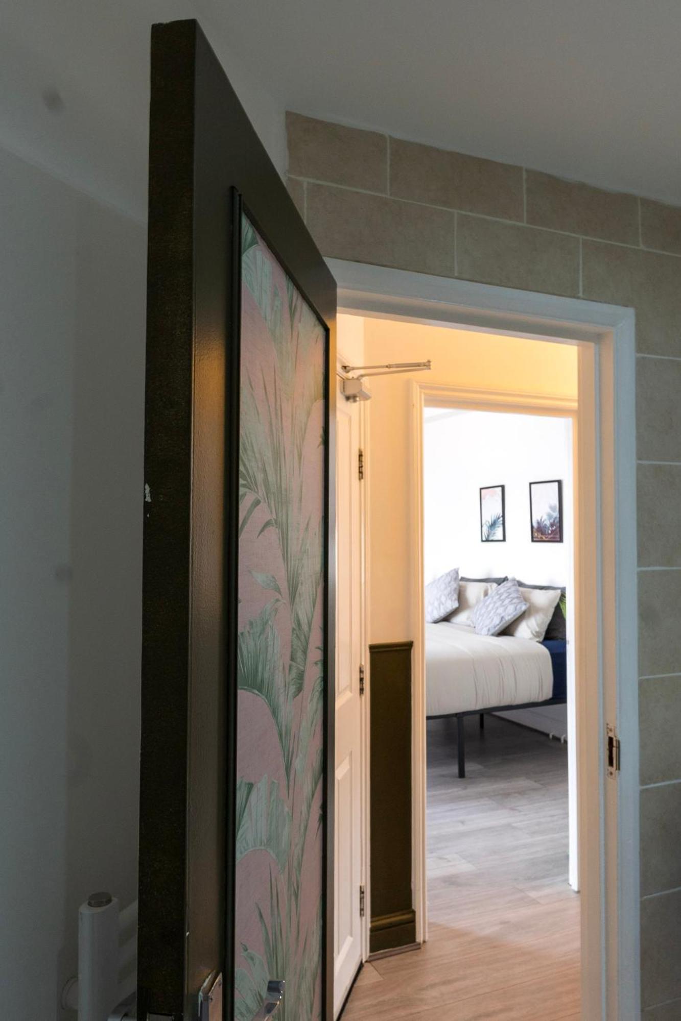 5C- Stylish Urban Retreat - Spacious 2 Bed Flat Londen Buitenkant foto