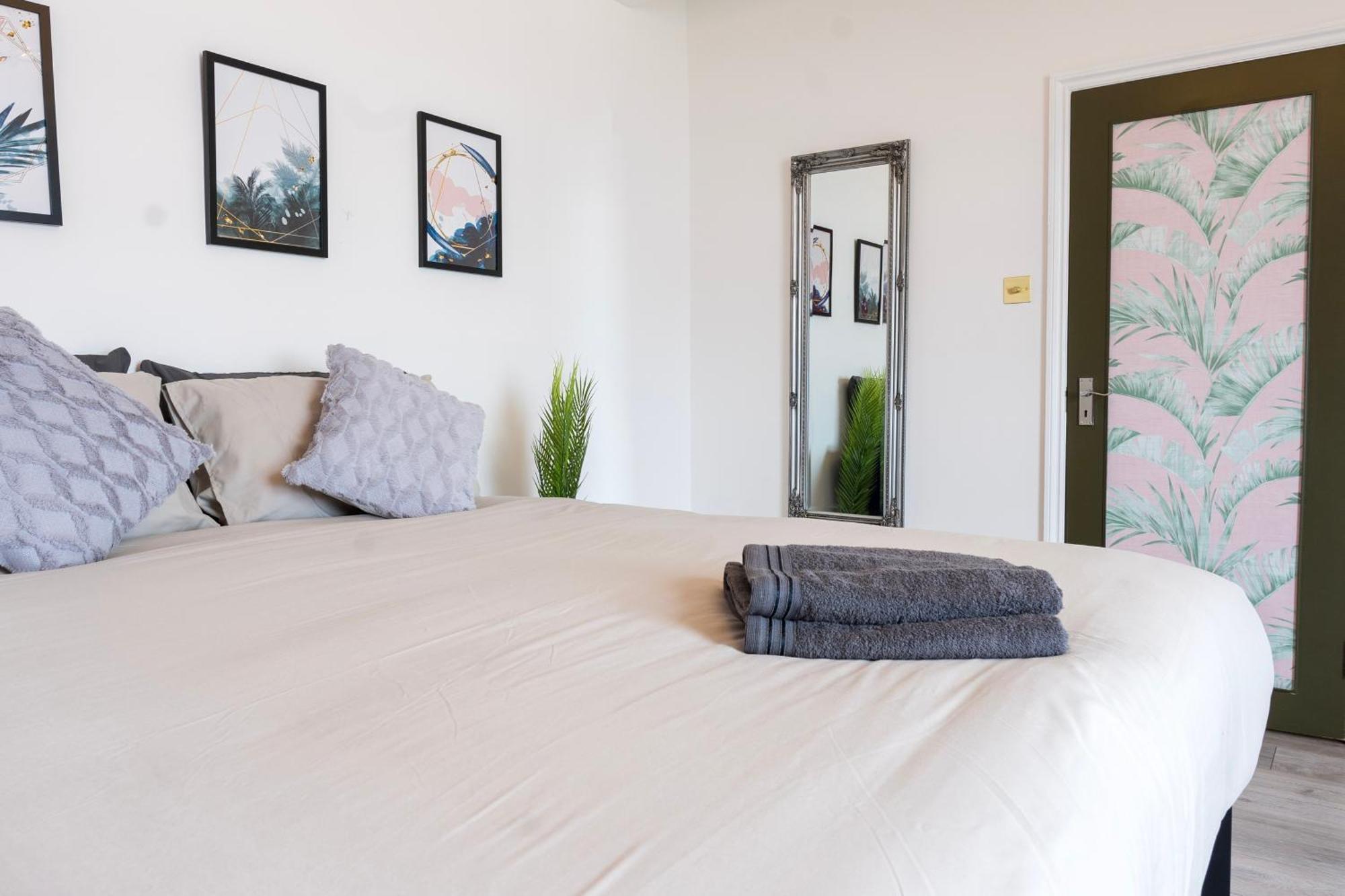 5C- Stylish Urban Retreat - Spacious 2 Bed Flat Londen Buitenkant foto