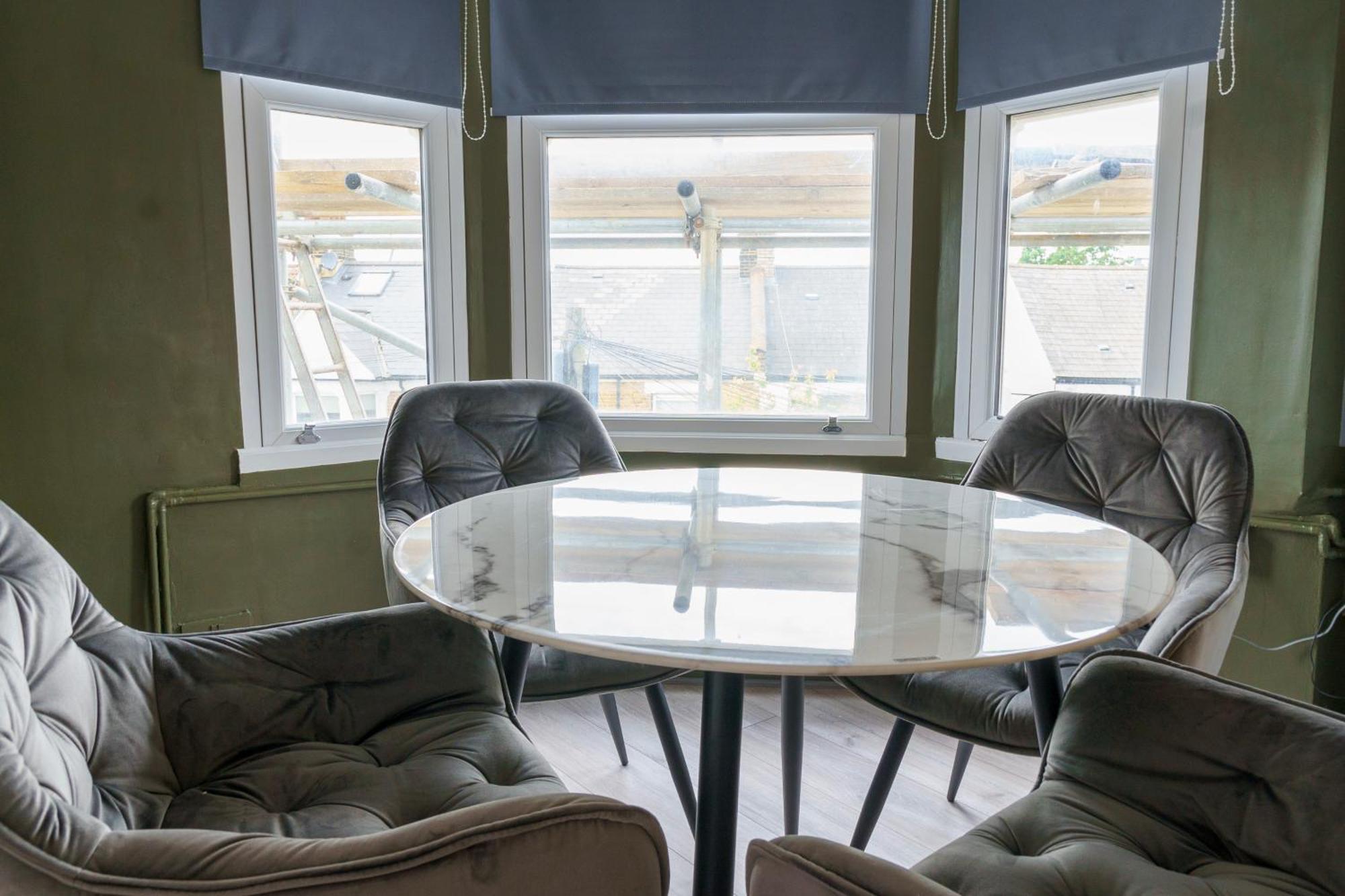 5C- Stylish Urban Retreat - Spacious 2 Bed Flat Londen Buitenkant foto
