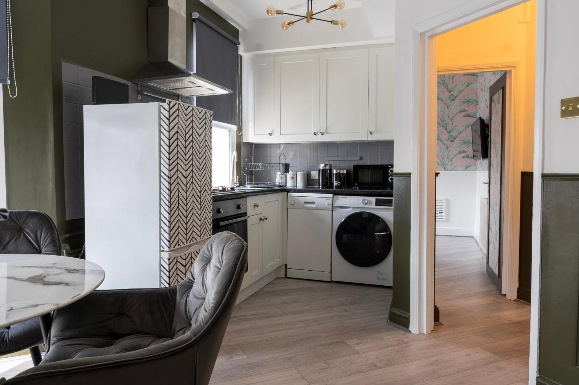 5C- Stylish Urban Retreat - Spacious 2 Bed Flat Londen Buitenkant foto