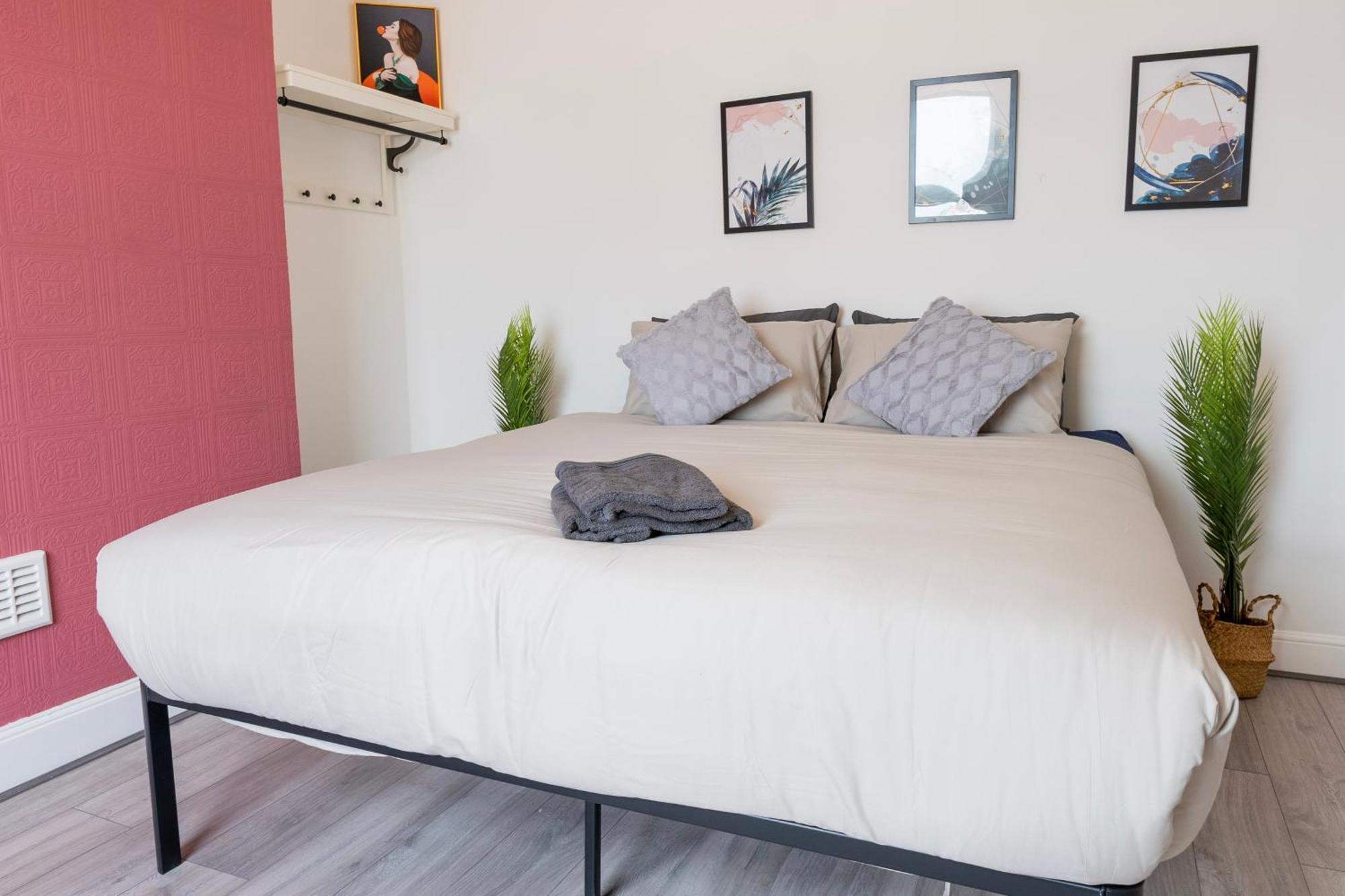 5C- Stylish Urban Retreat - Spacious 2 Bed Flat Londen Buitenkant foto