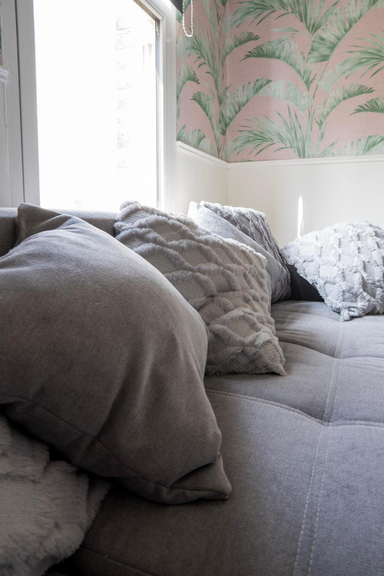 5C- Stylish Urban Retreat - Spacious 2 Bed Flat Londen Buitenkant foto