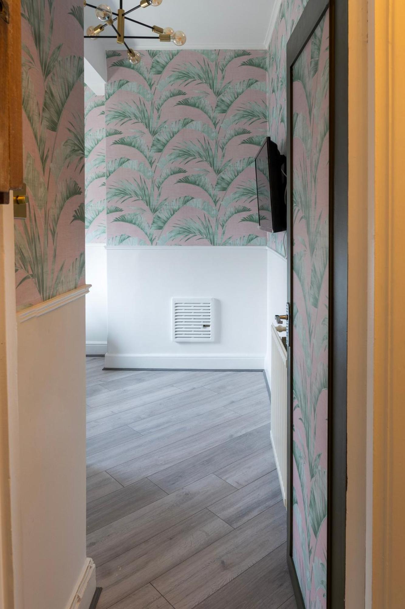 5C- Stylish Urban Retreat - Spacious 2 Bed Flat Londen Buitenkant foto