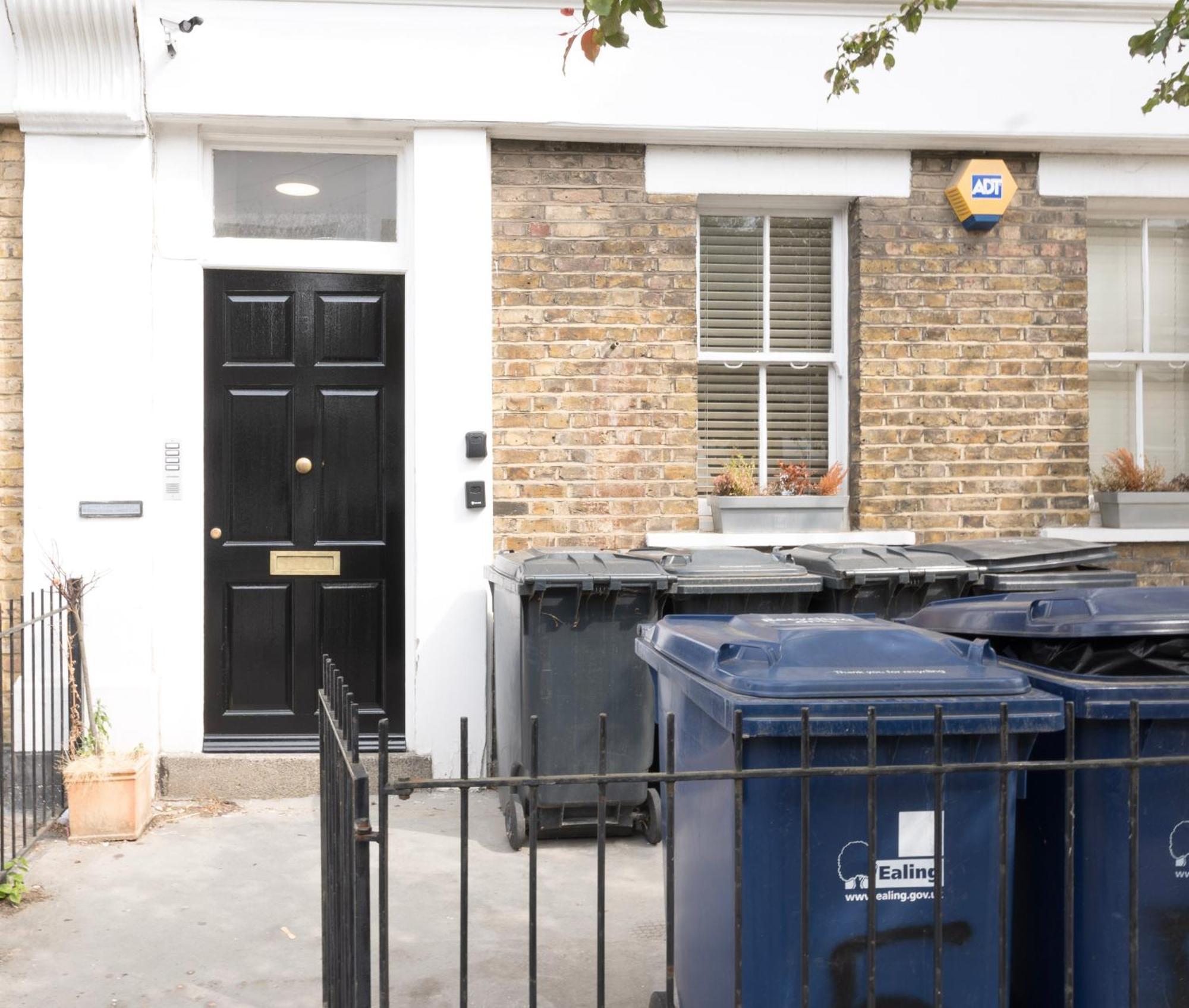 5C- Stylish Urban Retreat - Spacious 2 Bed Flat Londen Buitenkant foto