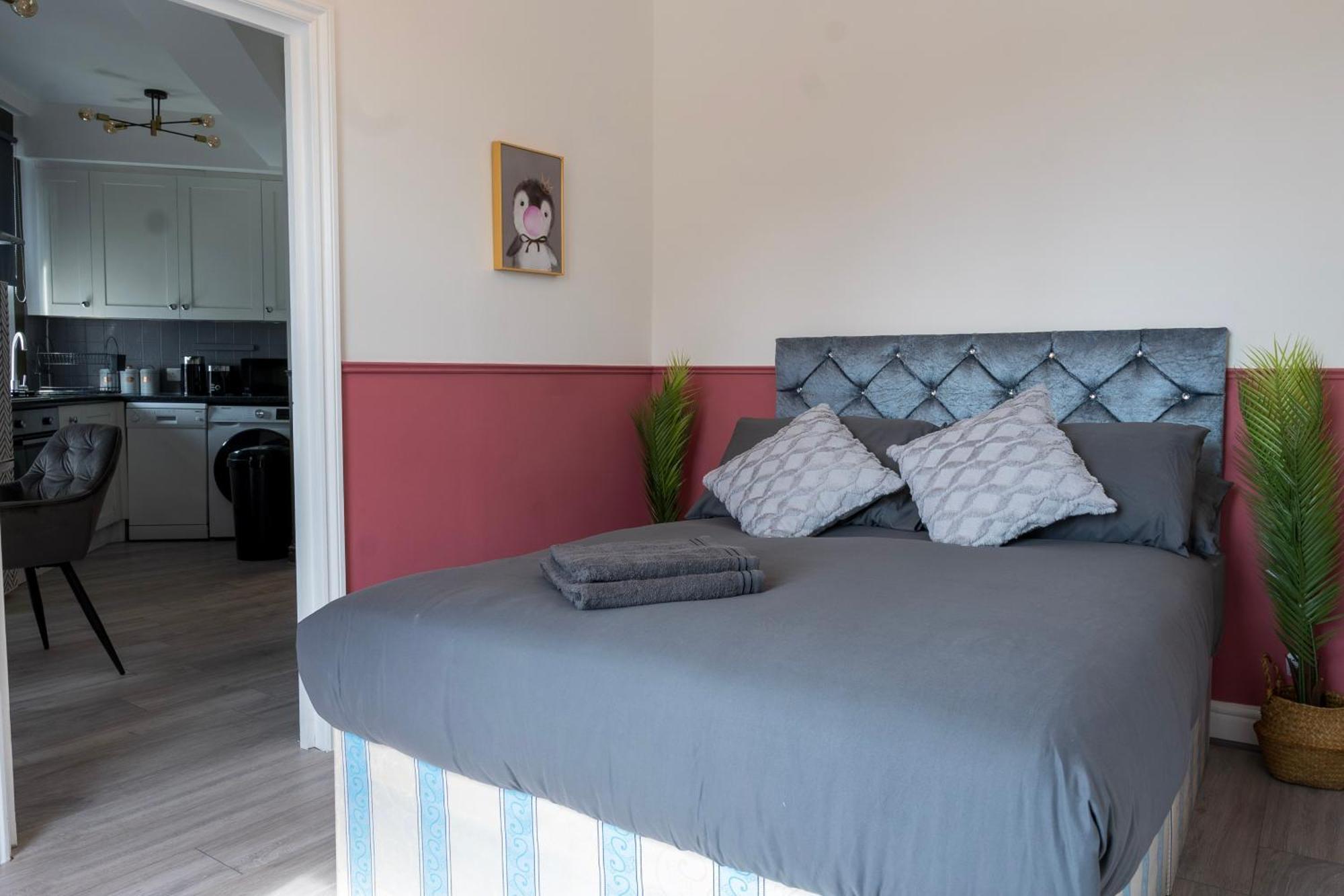 5C- Stylish Urban Retreat - Spacious 2 Bed Flat Londen Buitenkant foto