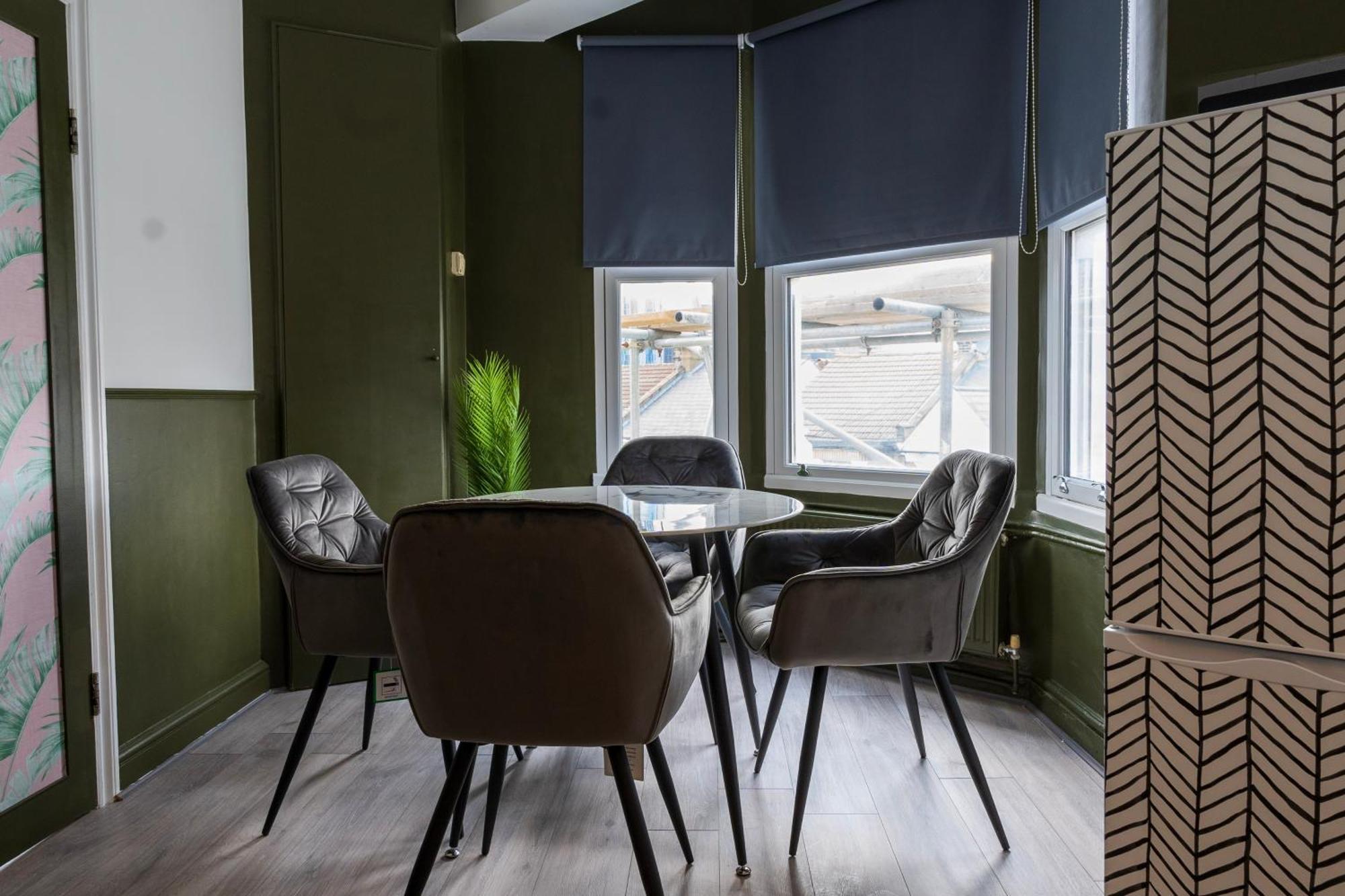 5C- Stylish Urban Retreat - Spacious 2 Bed Flat Londen Buitenkant foto