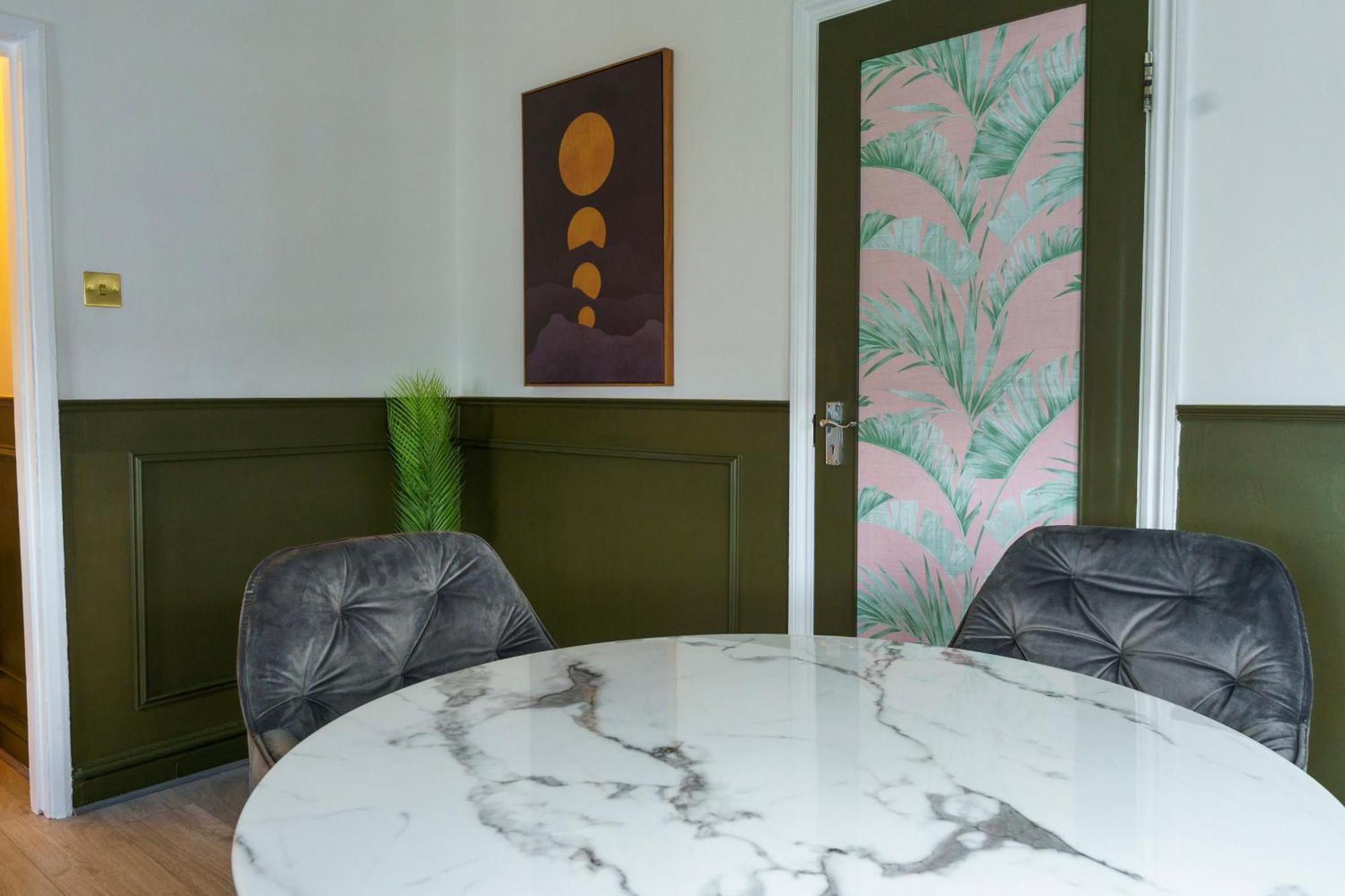 5C- Stylish Urban Retreat - Spacious 2 Bed Flat Londen Buitenkant foto