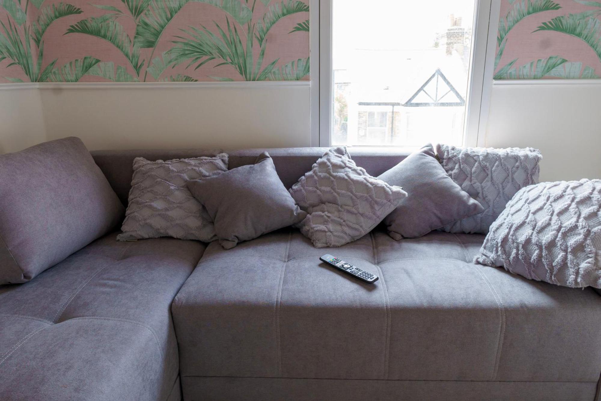 5C- Stylish Urban Retreat - Spacious 2 Bed Flat Londen Buitenkant foto